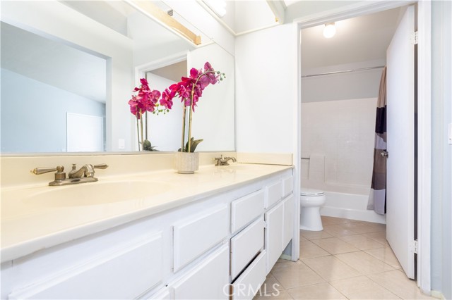 Detail Gallery Image 14 of 24 For 12335 Hilldale Ct, Pacoima,  CA 91331 - 3 Beds | 3 Baths