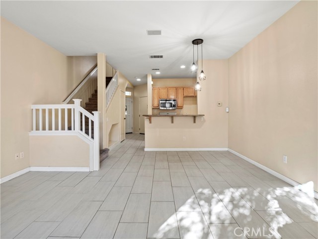 Detail Gallery Image 6 of 17 For 27024 Wolf Creek Trl #22,  Valencia,  CA 91354 - 2 Beds | 2 Baths