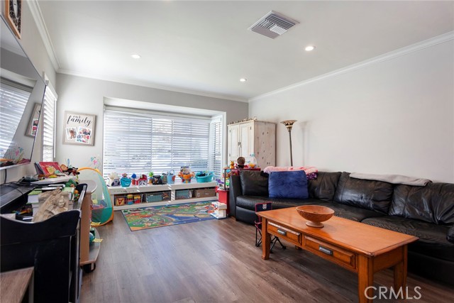 Detail Gallery Image 6 of 36 For 4856 Riverton Ave, North Hollywood,  CA 91601 - 2 Beds | 2 Baths
