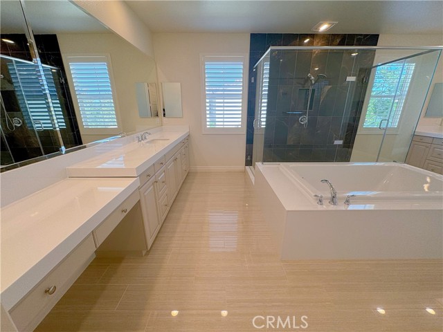 224 Geyser, Irvine CA: https://media.crmls.org/medias/3475c062-f36b-4fbd-99c5-603cf9db1c7b.jpg