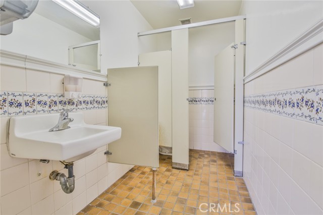 1747 Nogales Street, Rowland Heights, California 91748, ,Commercial Lease,For Rent,1747 Nogales Street,CRCV25029785