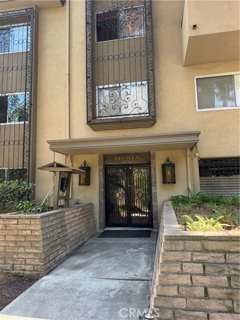 Detail Gallery Image 16 of 27 For 6702 Hillpark Dr #308,  Los Angeles,  CA 90068 - 2 Beds | 2 Baths