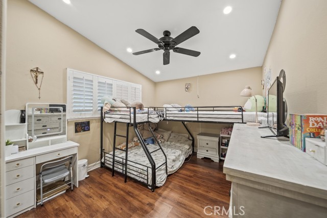 Detail Gallery Image 23 of 35 For 28148 Bakerton Ave, Canyon Country,  CA 91351 - 4 Beds | 2 Baths