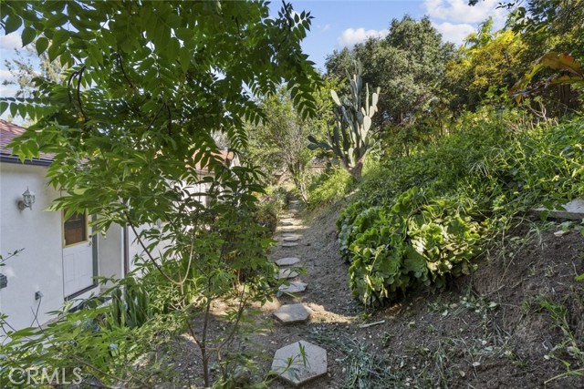 Detail Gallery Image 25 of 31 For 1525 Princess Dr, Glendale,  CA 91207 - 3 Beds | 2 Baths