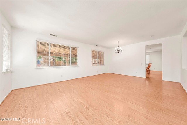 Detail Gallery Image 4 of 28 For 43341 Elizabeth Ln, Lancaster,  CA 93535 - 4 Beds | 2/1 Baths
