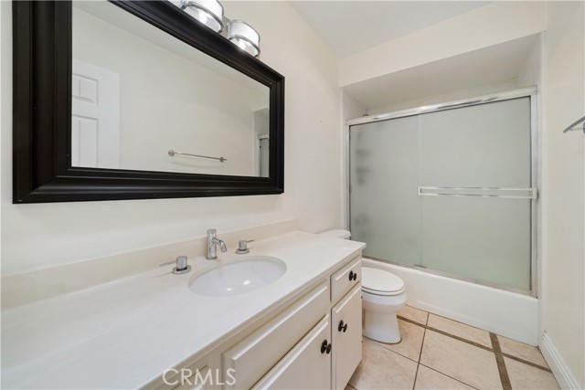 Detail Gallery Image 4 of 22 For 1242 S Barrington #301,  Los Angeles,  CA 90025 - 2 Beds | 2 Baths