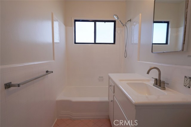 Detail Gallery Image 17 of 26 For 2105 E Ocean #19,  Long Beach,  CA 90803 - 1 Beds | 1 Baths