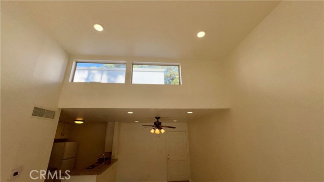 Detail Gallery Image 5 of 19 For 18645 Hatteras #208,  Tarzana,  CA 91356 - 1 Beds | 1 Baths