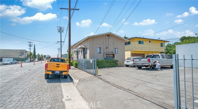 252 S 7th Street, Montebello CA: https://media.crmls.org/medias/347b2740-f16e-4f02-960f-da385127c9d0.jpg