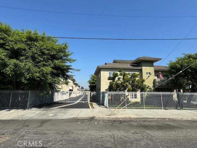 Detail Gallery Image 8 of 19 For 12056 S Broadway, Los Angeles,  CA 90061 - 3 Beds | 2 Baths