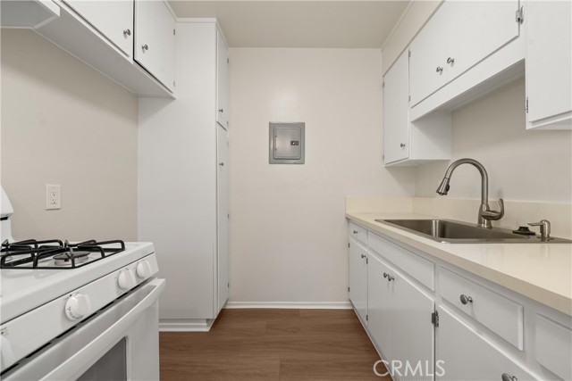 Detail Gallery Image 9 of 16 For 437 W Glenoaks Bld, Glendale,  CA 91202 - – Beds | – Baths