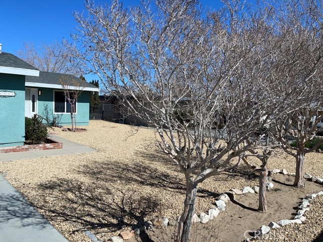 Detail Gallery Image 2 of 20 For 16088 Chestnut St, Hesperia,  CA 92345 - 2 Beds | 1 Baths