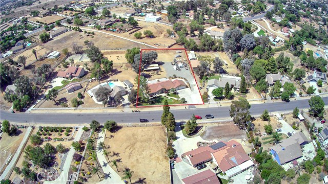 18687 Chickory Drive, Riverside CA: https://media.crmls.org/medias/347c3502-538a-4aa3-a5c4-eff3fd37a7c0.jpg