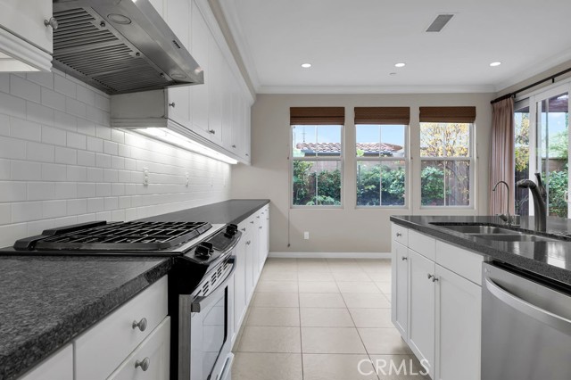 Detail Gallery Image 8 of 46 For 89 Devonshire, Irvine,  CA 92620 - 3 Beds | 2/1 Baths