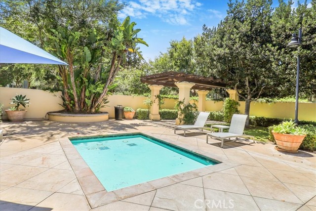 32 Perennial, Irvine CA: https://media.crmls.org/medias/347cc0b4-5c07-4122-aeaa-85375bbf90eb.jpg