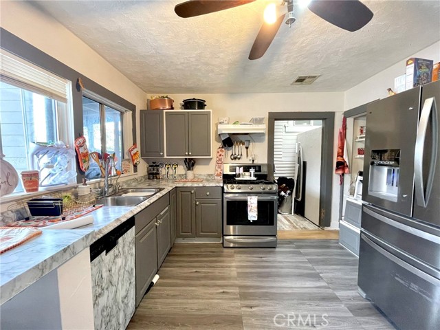 Detail Gallery Image 9 of 14 For 611 615 E Acacia Ave, Glendale,  CA 91205 - – Beds | – Baths