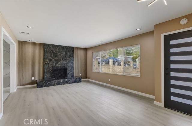 13657 Mindora Avenue photo 5