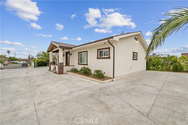 9614 Cypress Avenue, Fontana CA: https://media.crmls.org/medias/347ed5ea-d774-4037-a1e8-5667a9df45aa.jpg