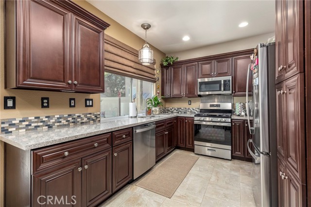 Detail Gallery Image 8 of 34 For 45166 via Quivera, Temecula,  CA 92592 - 3 Beds | 2/1 Baths