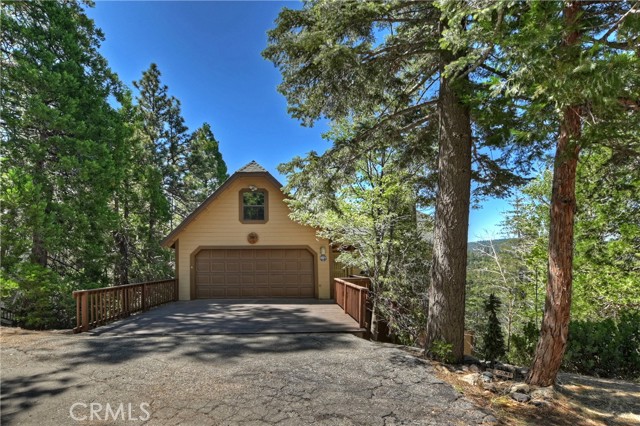 Detail Gallery Image 4 of 45 For 369 Pioneer Rd, Lake Arrowhead,  CA 92352 - 3 Beds | 2/1 Baths