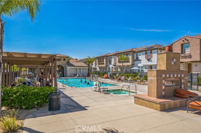 Detail Gallery Image 8 of 32 For 40029 Calle Real #28,  Murrieta,  CA 92563 - 4 Beds | 2/1 Baths