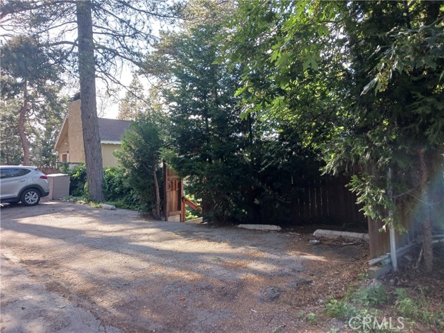 23304 Crest Forest Drive, Crestline CA: https://media.crmls.org/medias/34805a2e-1e35-47e4-bb59-00de38b5fda9.jpg