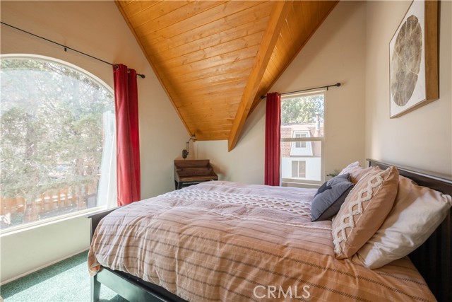 42816 Monterey Street, Big Bear Lake CA: https://media.crmls.org/medias/34816630-5353-4964-afac-71647cfe2027.jpg