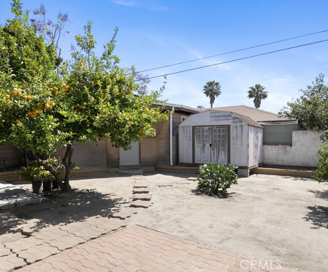 7426 Lemp Avenue, North Hollywood CA: https://media.crmls.org/medias/34819813-ea29-44ee-8c39-b4a17513dc6b.jpg