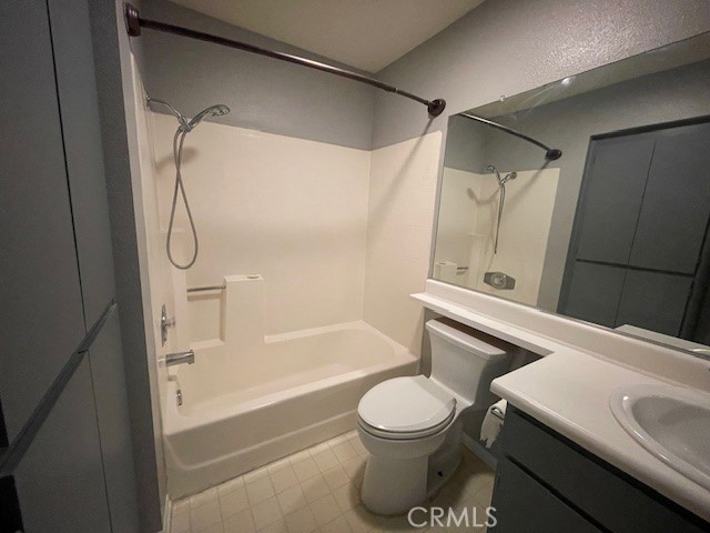 Detail Gallery Image 8 of 14 For 24149 Del Monte #311,  Valencia,  CA 91355 - 2 Beds | 2 Baths