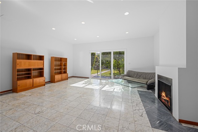 Detail Gallery Image 9 of 26 For 14620 Addison St, Sherman Oaks,  CA 91403 - 4 Beds | 3 Baths