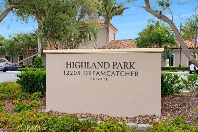 208 Canterbury, Irvine CA: https://media.crmls.org/medias/348258b4-e96d-4056-8bd9-d5560f13a1e8.jpg