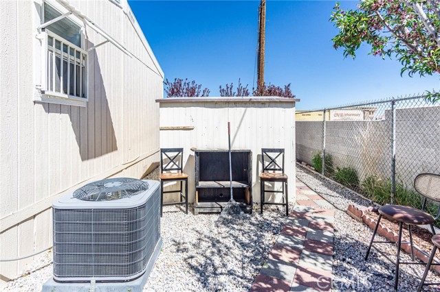 Detail Gallery Image 41 of 55 For 14411 Palmdale Rd #64,  Victorville,  CA 92392 - 3 Beds | 2 Baths