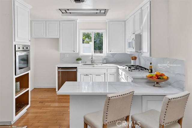 Detail Gallery Image 9 of 41 For 8846 Laramie Ave, Winnetka,  CA 91306 - 4 Beds | 3 Baths