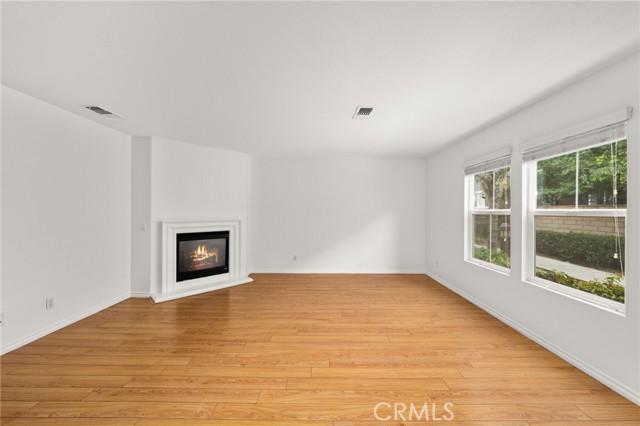 406 N Placer Privado, Ontario CA: https://media.crmls.org/medias/3483dc78-9f34-414b-837d-f67592f16bd6.jpg