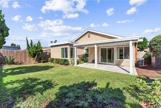 14882 Groveview Lane, Irvine CA: https://media.crmls.org/medias/3483ec6b-133f-498f-8a52-b6cbe92a3b34.jpg