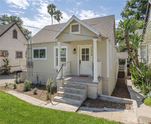 Detail Gallery Image 1 of 29 For 2626 Crestmoore Pl, Los Angeles,  CA 90065 - 2 Beds | 2 Baths
