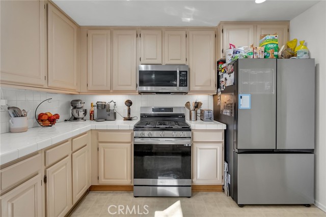 277 Avenida San Miguel, Perris CA: https://media.crmls.org/medias/34844442-0b84-4a97-99d2-c9e75abc7681.jpg