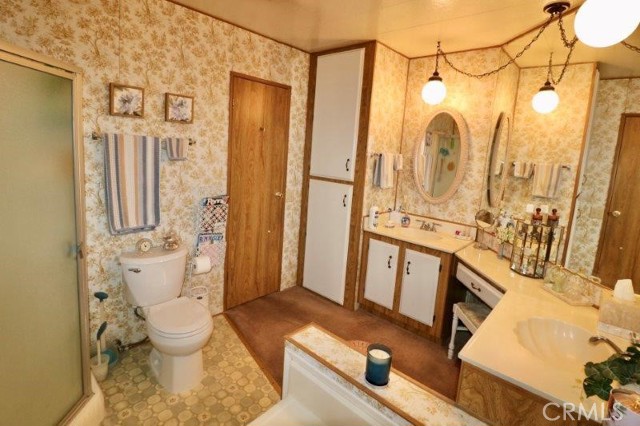 Detail Gallery Image 39 of 46 For 12726 Lake Forest Dr #25,  La Mirada,  CA 90638 - 2 Beds | 2 Baths
