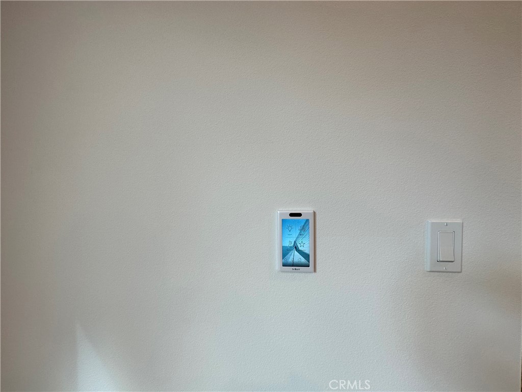 https://media.crmls.org/medias/348458b0-dbf6-4cda-badb-10a2459e3590.jpg?preset=X-Large
