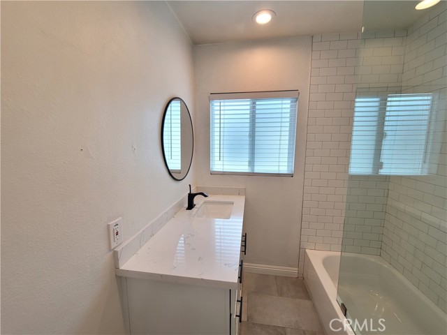 17557 Lemay Place, Lake Balboa CA: https://media.crmls.org/medias/34848954-2ee4-4ce1-8178-669bd5cb9e8c.jpg
