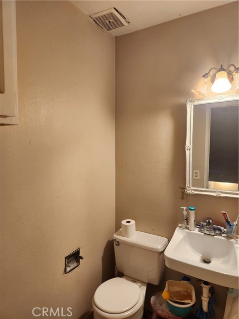 Detail Gallery Image 13 of 15 For 211 E Orchard St #C,  Santa Maria,  CA 93454 - 2 Beds | 1/1 Baths
