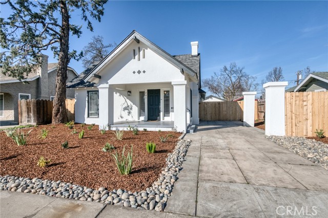 Detail Gallery Image 2 of 41 For 701 E Clinton, Fresno,  CA 93704 - 3 Beds | 1 Baths