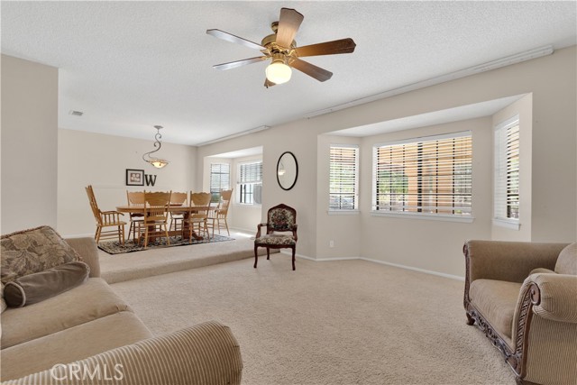 Detail Gallery Image 5 of 51 For 18830 Munsee Rd, Apple Valley,  CA 92307 - 4 Beds | 2/1 Baths
