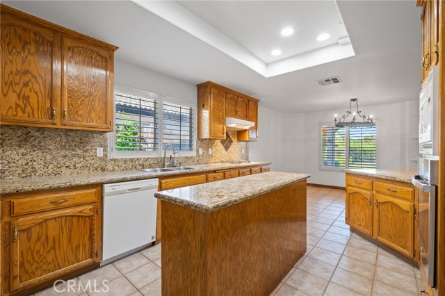 631 Faversham Way, Bakersfield CA: https://media.crmls.org/medias/34859454-20f7-448a-98a3-cb72bce1c49d.jpg