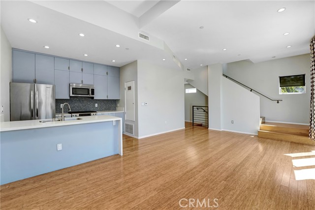3907 De Longpre Avenue, Los Angeles CA: https://media.crmls.org/medias/34872765-1e51-46d5-a2eb-4af6c52af219.jpg