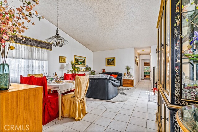Detail Gallery Image 11 of 27 For 14096 Hillcrest Dr, Fontana,  CA 92337 - 3 Beds | 2 Baths