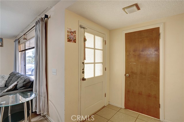 260 E Whittier Avenue, Hemet CA: https://media.crmls.org/medias/348828f5-4bec-4e12-b9a3-6609c355c6bf.jpg