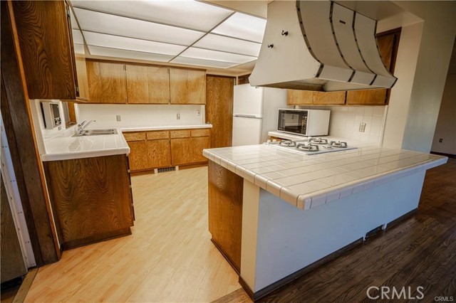Detail Gallery Image 15 of 41 For 34155 Castlehaven Rd, Agua Dulce,  CA 91390 - 3 Beds | 3 Baths