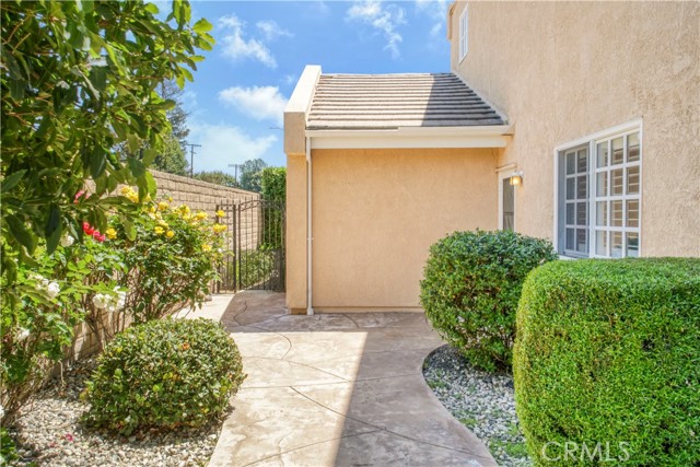 9455 Brandon Court, Northridge CA: https://media.crmls.org/medias/3488d313-7fc4-4c18-8a4a-fee01d99393d.jpg