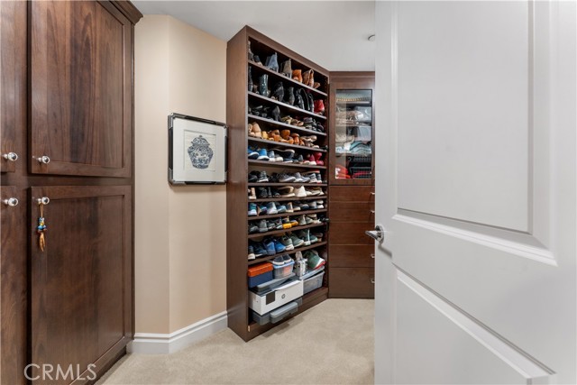 Main Bedroom Walk-In Closet